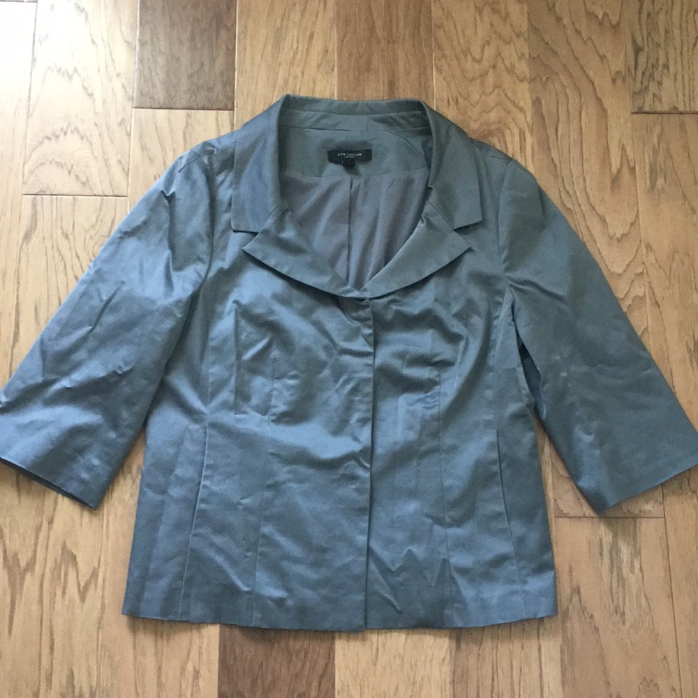 Beautiful grey Ann Taylor 3/4 sleeve jacket